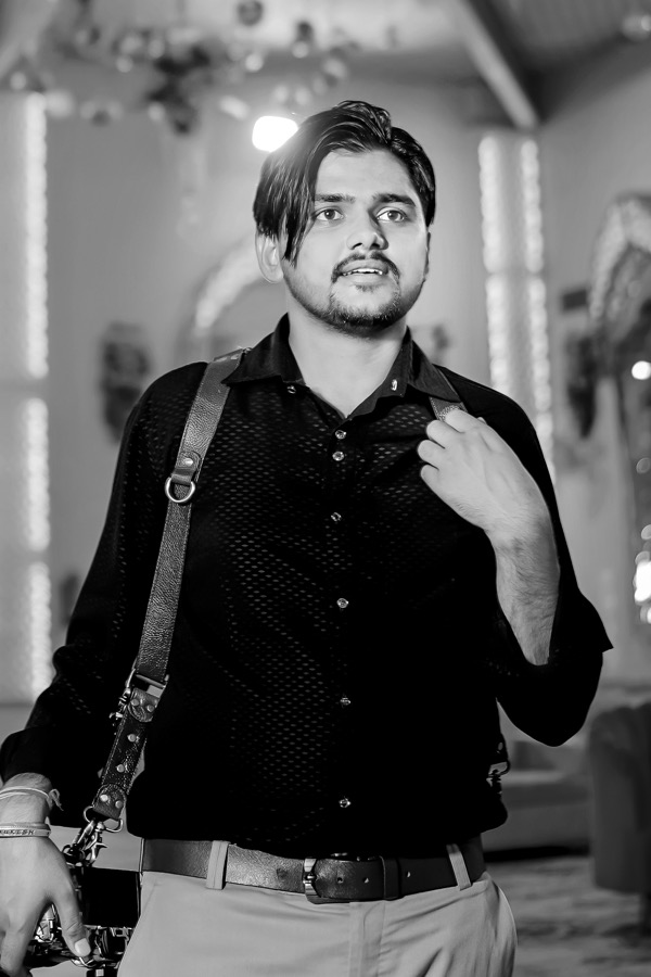 Mukesh, editor and candid photographer